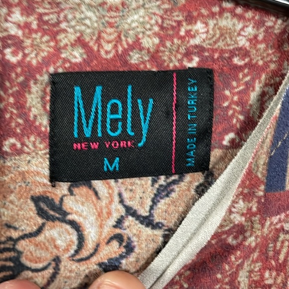 Mely - Picture 4 of 8